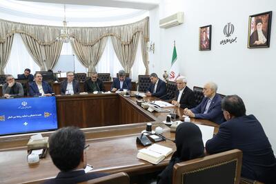  عارف: راهبرد تعامل با نخبگان، شعار نیست بلکه ضرورتی راهبردی است