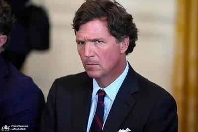  تاکر کارلسون، مجری آمریکایی: کشاندن آمریکا به تقابل با ایران، خیانت به منافع ملی است