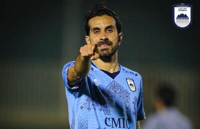  پیشنهادات لیگ برتری دارم؛ هافبک سیرجانی چادرملو: به‌دنبال کسب سهمیه آسیایی هستیم