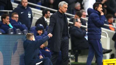  وقتی توپ‌جمع‌کن‌ها به داد تیم‌های محبوب‌شان می‌رسند؛ از کمک به کامبک لیورپول تا دست صمیمیت به مورینیو