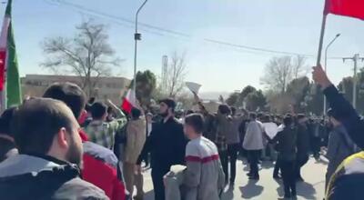  فیلم/ شعار جالب دانشجویان مشهد علیه دانشجونما