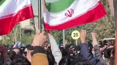  پرتاب چاقو و اشیاء تیز از سمت دانشجونماها به سمت عزاداران در دانشگاه شریف!