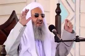  واکنش مولوی عبدالحمید به اظهارات علی کریمی درباره قرآن سوزی