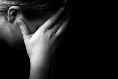  چرا از کسی که به‌ما آسیب می‌زند جدا نمی‌شویم؟