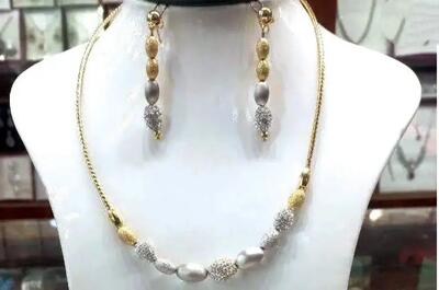  زن خوش شانس سرویس طلا سرقتی اش را در ویترین جواهرفروشی دید