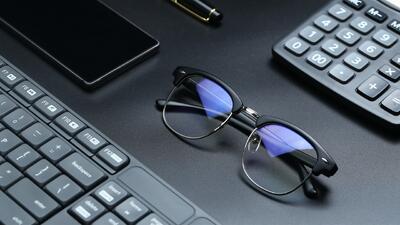  راهنمای محافظت از چشم؛ از عینک طبی تا عدسی‌های بلوکنترل و فتوکرومیک