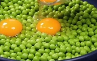  فقط با ۲ ماده اولیه غذای فوری و خوشمزه بدون فر در تابه