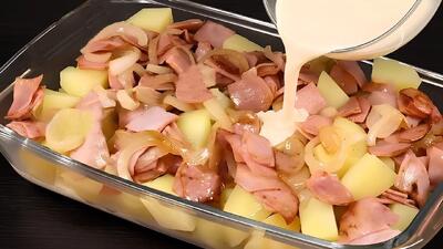  طرز تهیه سیب زمینی تنوری با سس بشامل | خوشمزه تر و ارزانتر از پیتزا