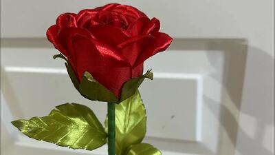  نحوه ساخت گل رز طبیعی با رویان برای سفره هفت سین