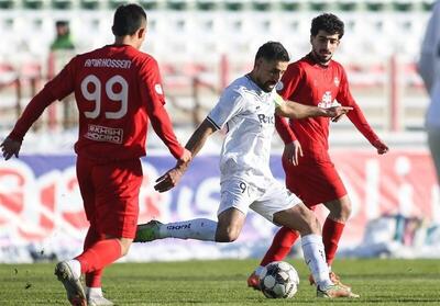  تساوی ملوان و تراکتور در روز پاگشای ربیعی / اخراج زارع و عزیزی