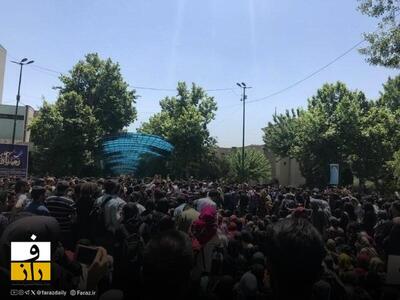  پایان تجمع بی‌طرفانه در دانشگاه تهران؛ اختصاص مکانی ویژه برای فریادهای منتقدانه دانشجویان