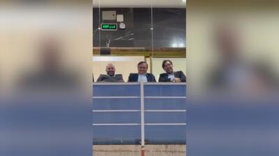 حضور سهراب بختیاری‌زاده در کنار علی تاجرنیا در حاشیه بازی استقلال مقابل مس رفسنجان