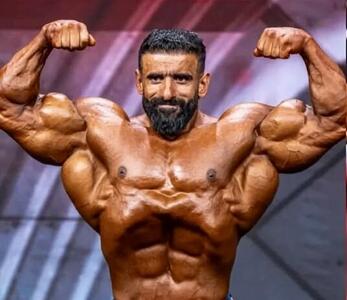  شنا رفتن روی دست چپ هادی چوپان؛ انگار هادی چوپان سطل ماست بلند کرده | به به گفتن مجری‌ها را بشنوید