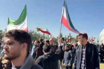  تجمع دانشجویان در دانشگاه فردوسی مشهد