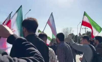  فیلم/ شعار جالب دانشجویان مشهد علیه دانشجونما