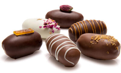  طرز تهیه خرمای شکلاتی؛ افطاری مقوی و ساده