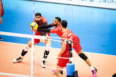  صدر جدول لیگ والیبال در قرق شاگردان عطایی/ یاران موسوی باز هم باختند - پارس فوتبال