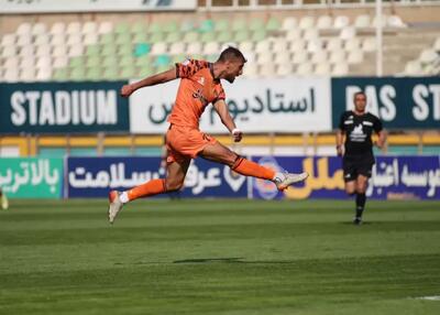  عنایتی گل اول را از رقیبی آشنا خورد!