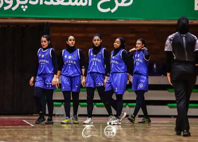  استقلال یک پای فینال بسکتبال زنان