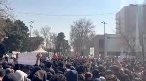  بار احزاب روی دوش دانشگاه