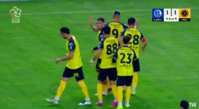  اختلاف عجیب دو شبکه تلویزیون برای سانسور یک تصویر!