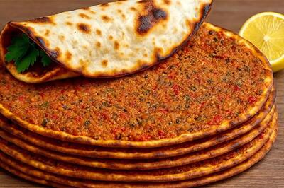  لاه‌ماجون خوش‌عطر و ترد؛ پیتزای گوشتی محبوب ترکیه