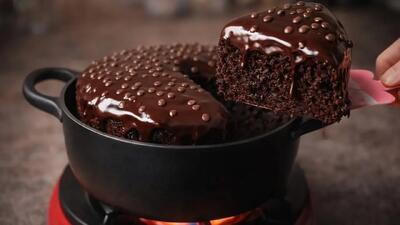  طرز تهیه کیک شکلاتی ویروسی بدون تخم مرغ و فر | شوکه می شی!