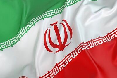  برافراشتن  پرچم ایران در بالاترین نقطه دانشگاه امیرکبیر + فیلم