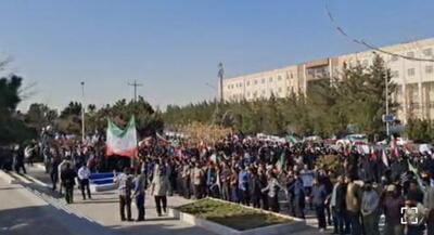  سیل جمعیت دانشجویان مدافع پرچم مقدس ایران | جهان نیوز