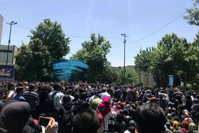  روایت روزنامه کیهان از درگیریهای اخیر در دانشگاه ها؛ تقابل فرزندان اصیل ایران با پادو‌های اجاره‌ای بود