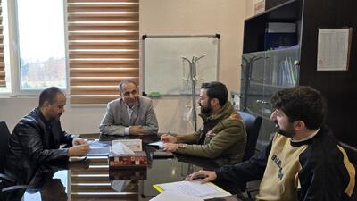  برگزاری جلسه مربی تیم ملی اسکیت‌بُرد با مسئولان فدراسیون - پارس فوتبال