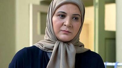  فیلم چهره عزادار  همای سریال پایتخت در مراسم ختم مادرش / حضور بازیگران پایتخت و دیگر بازیگران  برای عرض تسلیت و همدردی با ریما رامین فر / روحش شاد