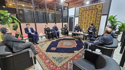  دیدار فعالان فرش قم با رئیس مرکز ملی فرش ایران