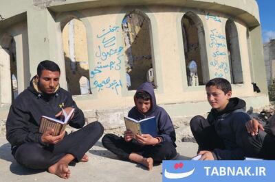  تلاوت قرآن میان ویرانه‌های غزه