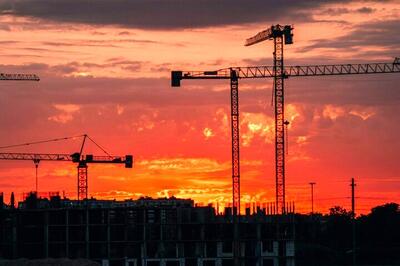  چسبندگی قیمت مسکن به دلار از سال ۱۴۰۰ تضعیف شده است