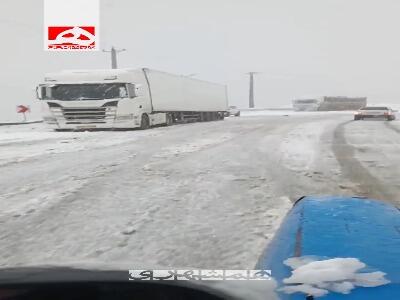  ویدیویی از بارش شدید برف در گردنه حیران