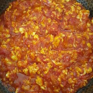  پامادٌر یک  خورشت پر از گوجه ست