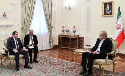  پزشکیان: تقویت همکاری‌های اقتصادی و کریدوری با ارمنستان در دستورکار جدی تهران است