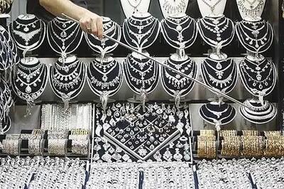  قیمت نقره امروز ۴ اسفند چقدر است؟ کاهش در بازار داخلی، افزایش در بازار جهانی