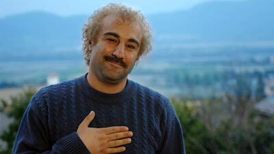  سفر در زمان؛ عکس گریم «نقی معمولی» در پشت صحنه سریال پایتخت 7 | دنیای سینما