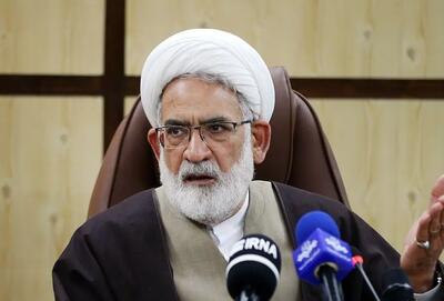  منتظری: روزه خواری علنی به معنای شکستن حرمت ماه رمضان است