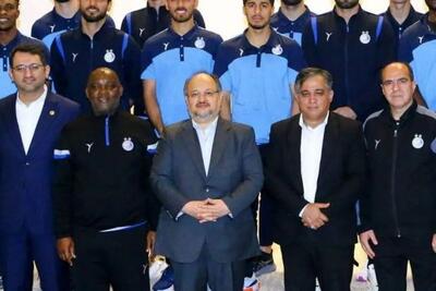  شریعتمداری سود هلدینگ خلیج‌فارس را نصف کرد!