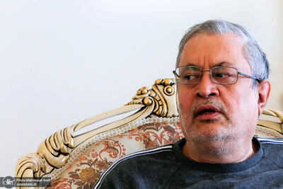  سعید حجاریان:  وقتی اصلاحات مسدود می‌شود، خیابان جای سیاست را می‌گیرد/ افق اصلاحات درون‌زا بسته است و باید منتظر تکرار اعتراضات بود/ وقت مقتضی با هتاکی و بهتان در بالاترین سطوح برخورد نشد و حالا آن روند به کف جامعه منتقل شده است