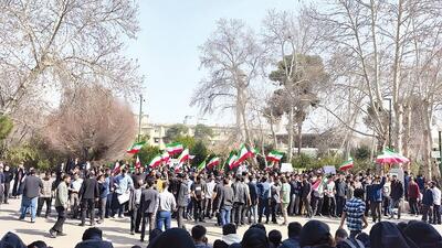  دانشگاه‌ انقلابی می‌ماند