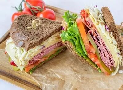  طرز تهیه ساندویچ ساده گرم خانگی - مجله اینترنتی کولاک