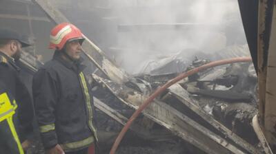  آتش‌نشانی: ۴ شهید در حادثه سقوط بالگرد در خمینی‌شهر اصفهان/ خلبان، کمک خلبان و ۲ نفر از غرفه‌داران به شهادت رسیدند