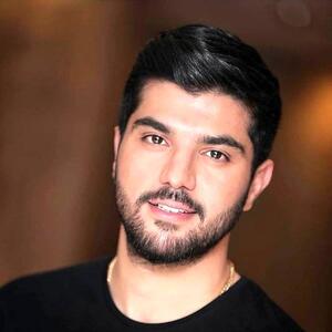  سینا مهراد، مجری برنامه کاپیتان: وقتی به دنیا اومدم خیلی زشت و سیاه بودم+ فیلم