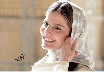  سفر در زمان؛ «غزاله اکرمی» یک سال بعد از سریال «سوجان» با لیوان قهوه در زمین تنیسسفر در زمان؛ «غزاله اکرمی» یک سال بعد از سریال «سوجان» با لیوان قهوه در زمین تنیس