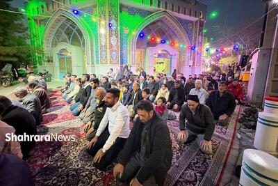  برپایی سفره‌های افطاری ساده در مسجد المنتظر(عج) قاسم‌آباد مشهد + فیلم
