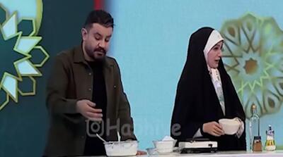  لحظات روزه خواری مجری صداوسیما روی آنتن